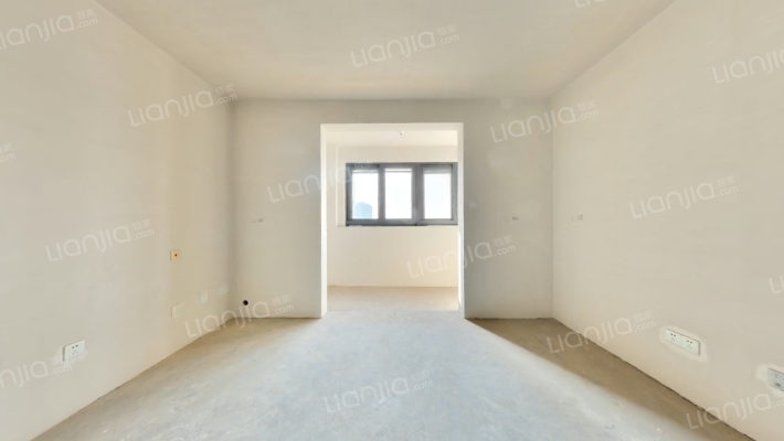 兴南华庭西区二手房实景图