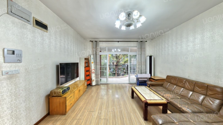 晋愉绿岛二手房实景图