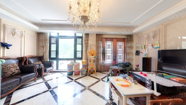 秦馀山庄二手房实景图