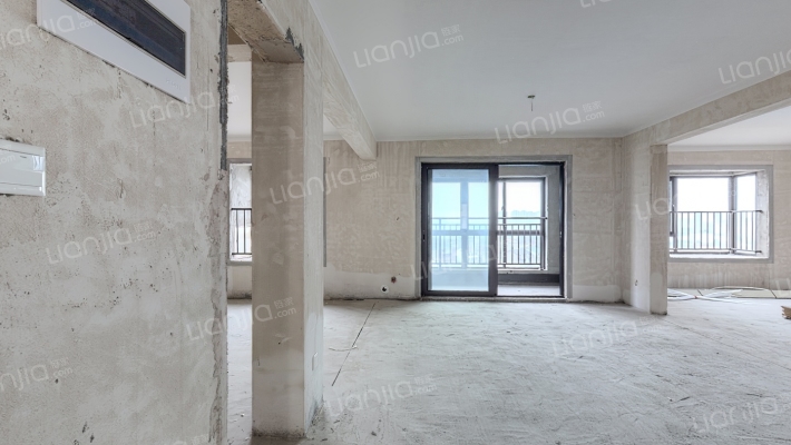 华西中梁国宾金座二手房实景图