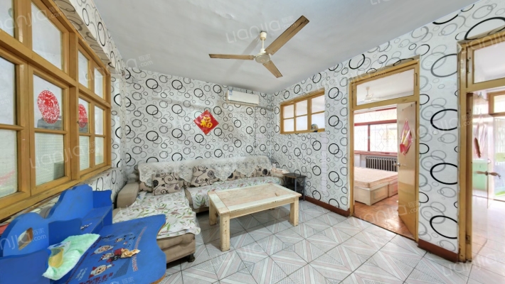 投资公司二手房实景图