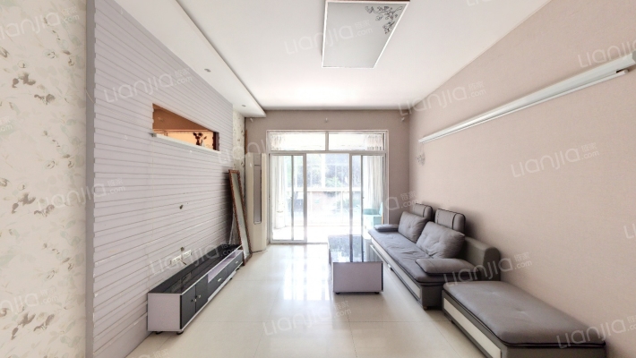 保利香槟花园B区二手房实景图