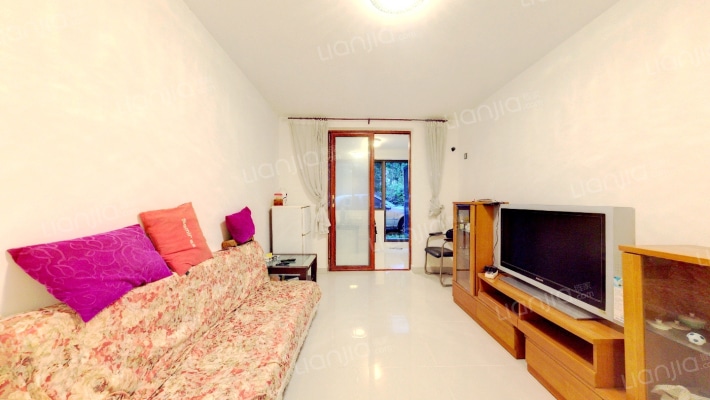 假日青城二手房实景图