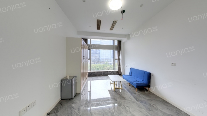 江畔铭座二手房实景图