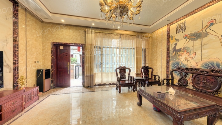 荣和公园墅二手房实景图