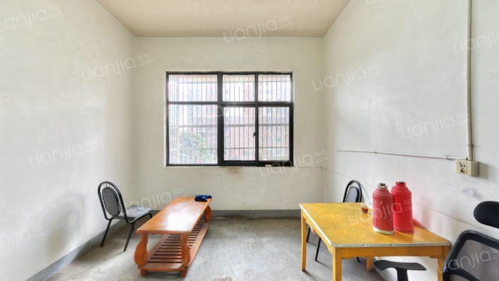 水岸佳苑A区二手房实景图