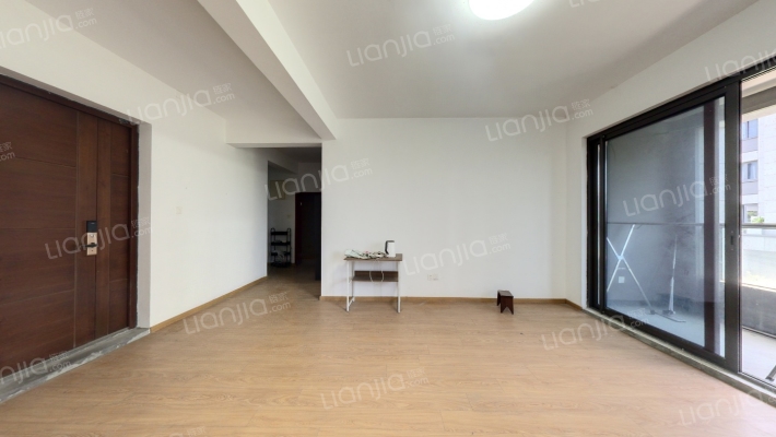 越秀前滩名邸二手房实景图