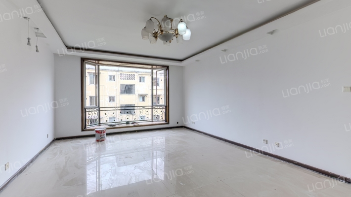 金路房产二手房实景图