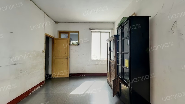 工矿贸易公司宿舍二手房实景图