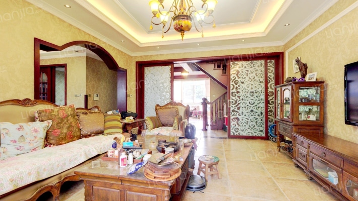 泓坊河畔二手房实景图