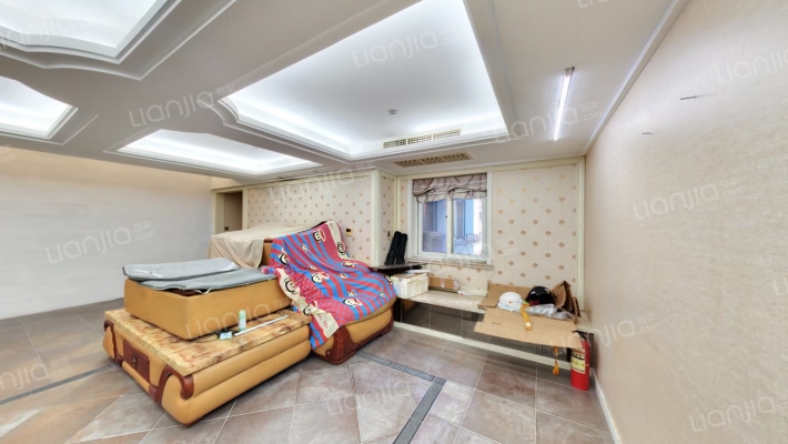 雪景公寓二手房实景图