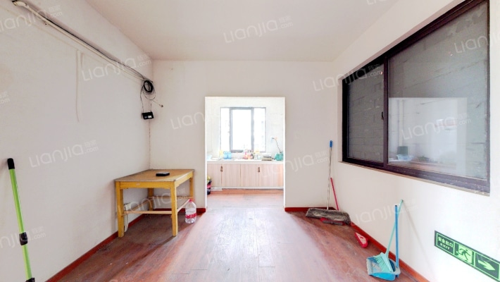 金凤凰温泉逸墅二手房实景图