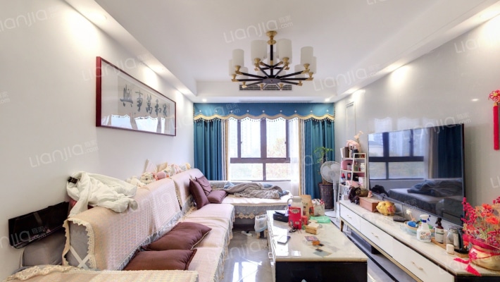 中航翡翠城三期一组团二手房实景图