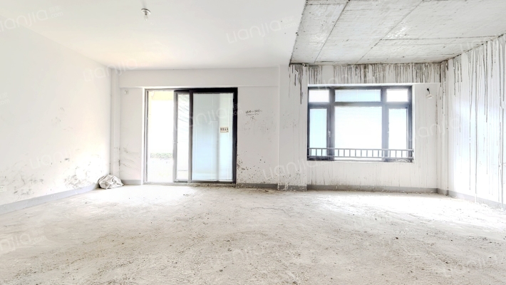 保利艾庐二手房实景图