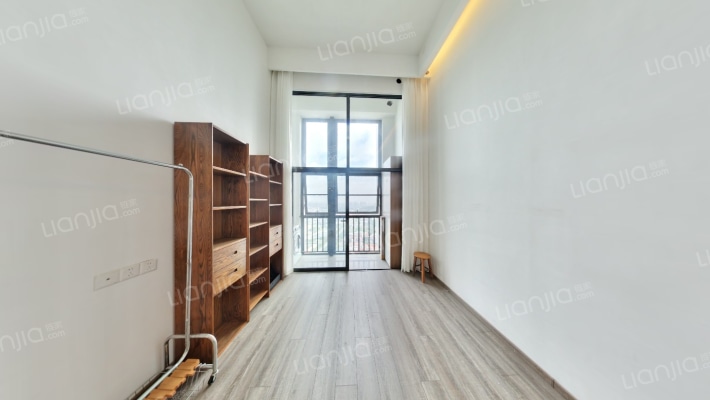 保利卓越中环广场二手房实景图