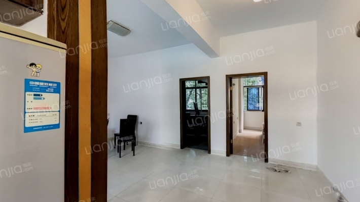 就业局宿舍二手房实景图