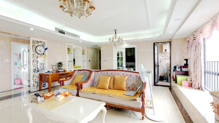 中信凯旋公馆二手房实景图