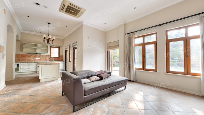 麓山国际叠溪谷二手房实景图