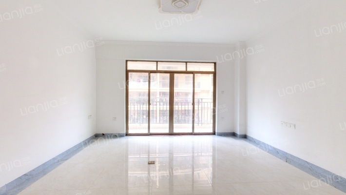 中央华府二手房实景图