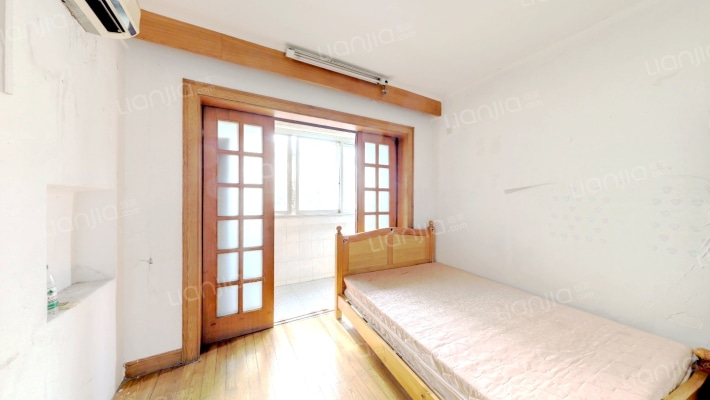 龙柏二村二手房实景图