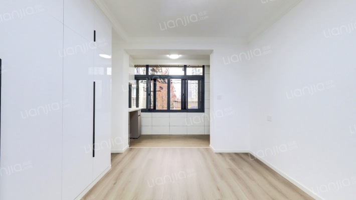 万航渡路433弄二手房实景图