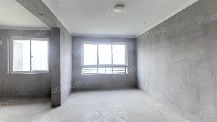 新兴岚湾一期东区二手房实景图