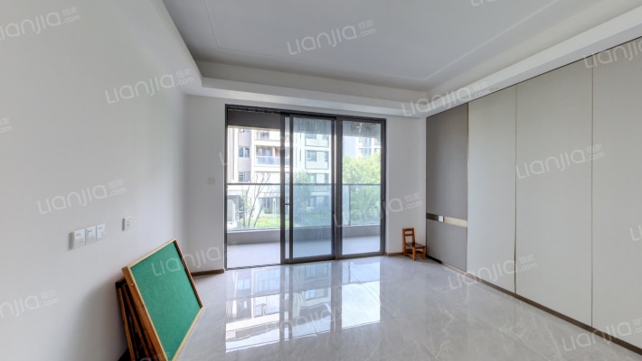 融创红城投赣江府二手房实景图