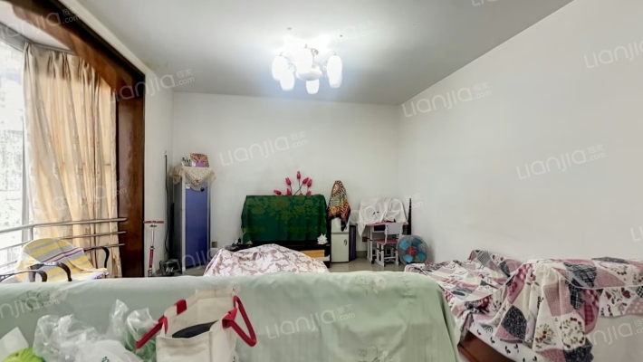 市中心医院小区二手房实景图