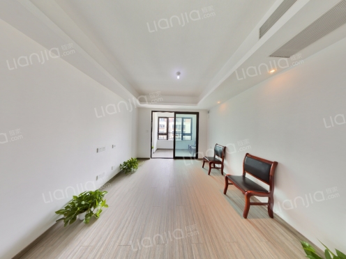 整租·新城春山拾鸣 3室2厅 东南