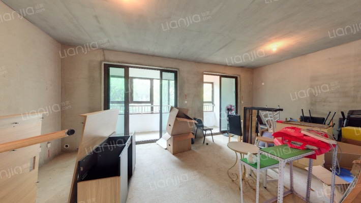 万瑞林山翠语二手房实景图