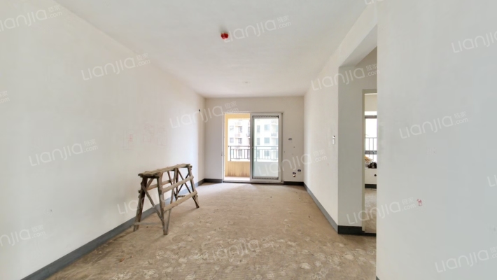 融创凡尔赛领馆四期二手房实景图