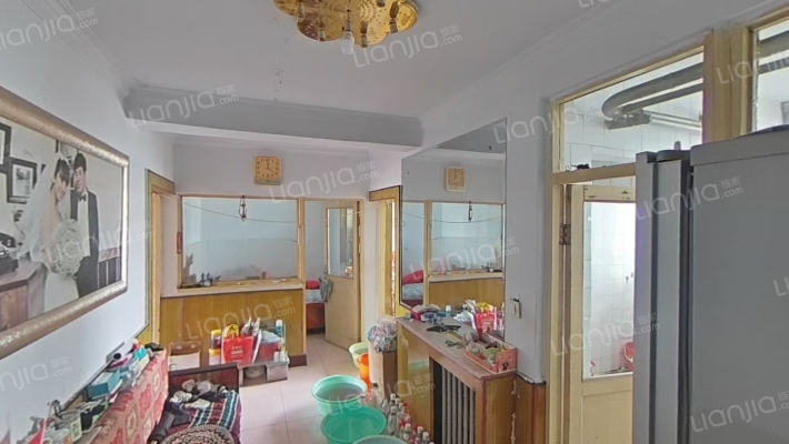 安装公司家属楼二手房实景图