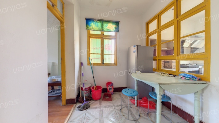 解放路42号二手房实景图