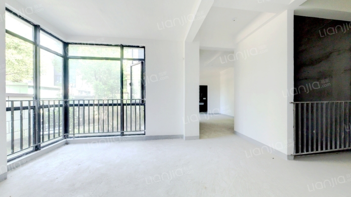 佘山玺樾二手房实景图