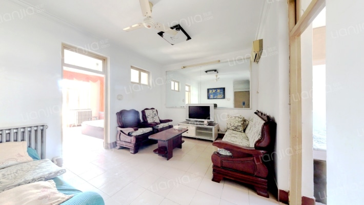 富强小区二手房实景图