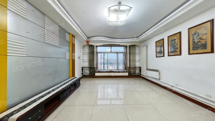 广场南楼二手房实景图