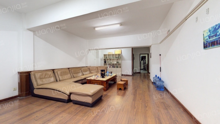 铭爵大厦二手房实景图