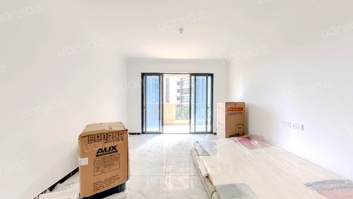 碧桂园·翡翠湾二手房实景图