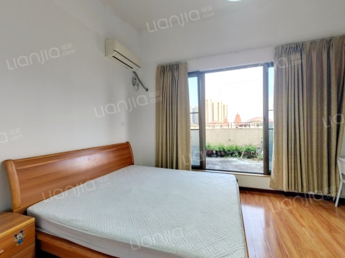 合租·佳乐国际城二期 5居室 东南卧