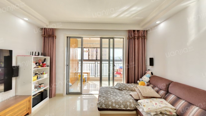 中央美域花园B区二手房实景图