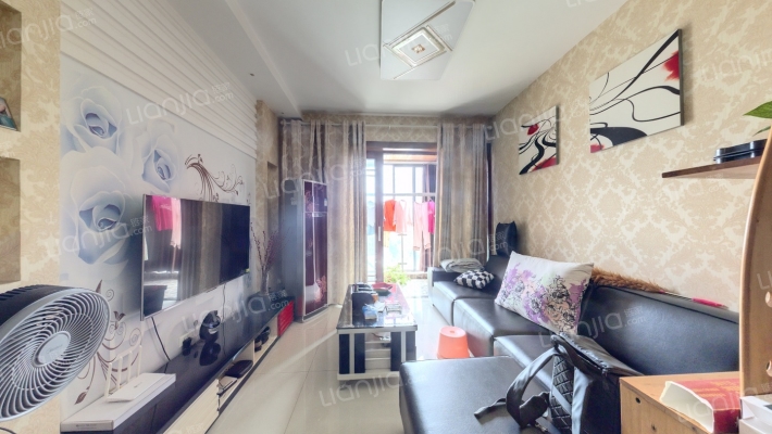 融汇半岛一期A区二手房实景图