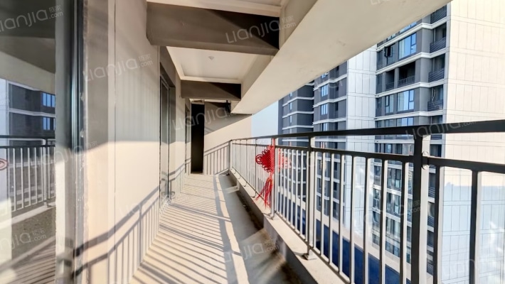 绿城春江明月二手房实景图