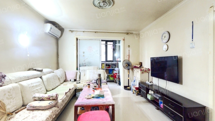 此房满五不唯一 税费低 一直自住 没有出租过 户型方正-客厅