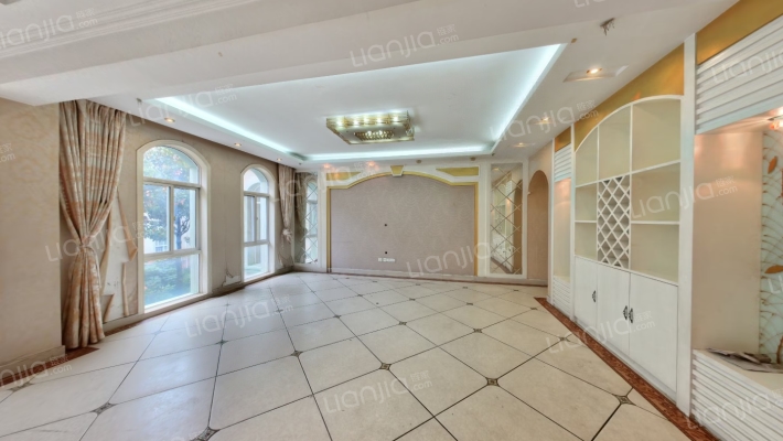 新亚洲体育城水晶堡二手房实景图