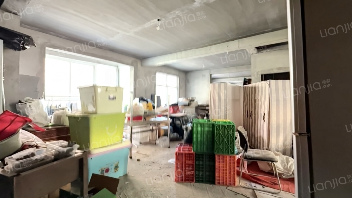 天鹅职专教师家属楼二手房实景图