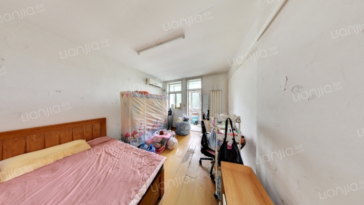 屹东里二手房实景图