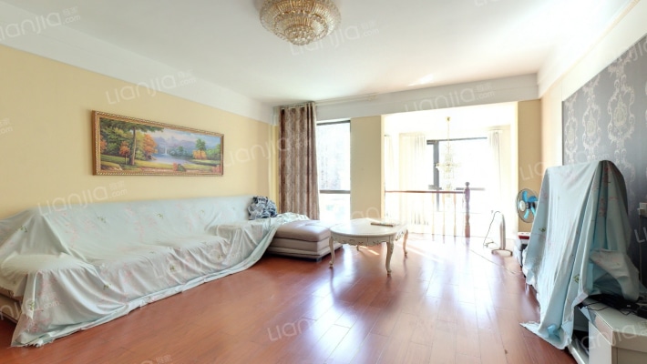 海阔水岸花墅二手房实景图