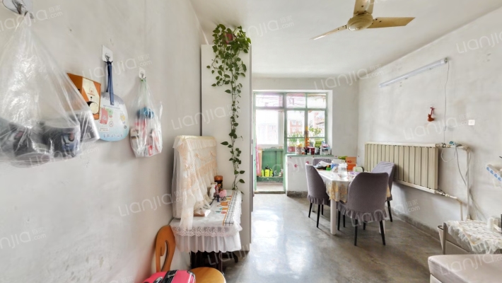 拜泉里二手房实景图