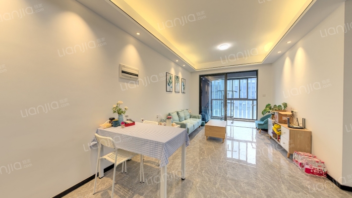 中奥滨江one二手房实景图