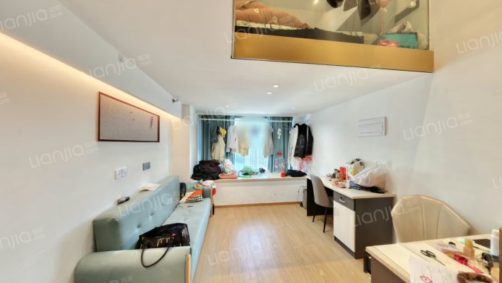 云成中心二手房实景图